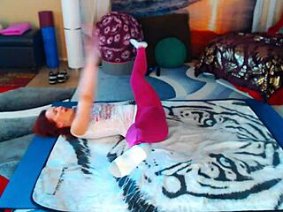 Redhead Milf’s Barefoot Yoga Stretch For Hip Freedom