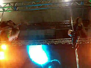 dreamgirls sensual moves at erotika 2015