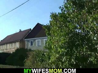 Girlfriend Sways Friend’s Mother