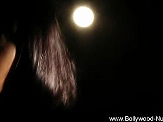 alluring indian babe teases in solo dance