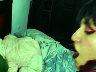 Filming my goth girlfriend sucking me off