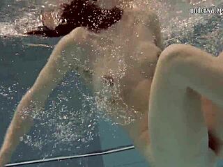 What’s Loris Licicia Hiding Underwater Naked?