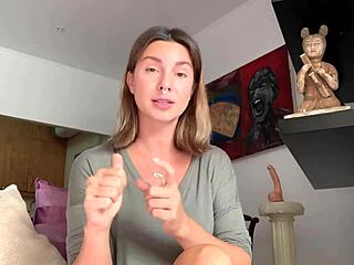 Roxy Fox Teaches Pussy Licking and Fingering