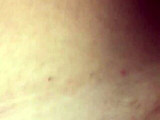 Wife plays alone with her tight ass in homemade clip