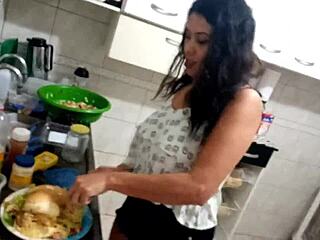 Sarah's Sizzling Kitchen Clip