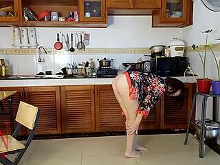 Housewife’s Kitchen Orgasm In Pantyhose Tease