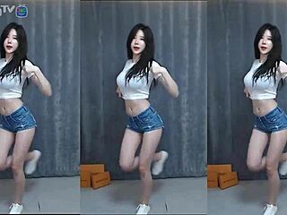 Korean Cutie’s Sensual Magic Dance On Phone Revealed.