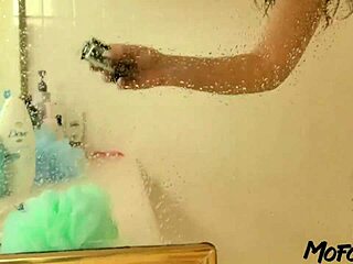mofozo com - real amateur 18 year old cam sex