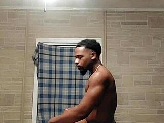 got tips for eating a fat booty like this?