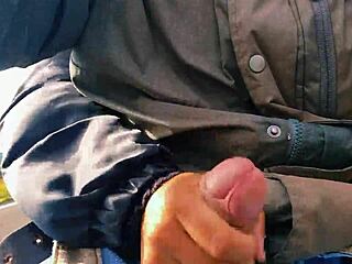 hotwife’s teasing public jerk-off on road