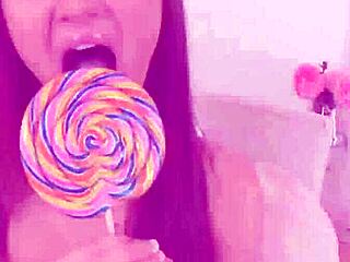 Teen Seduces and Sucks for Facial Blast