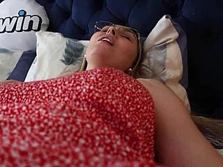 Touching My Best Friend’s Mom’s Pussy Boldly