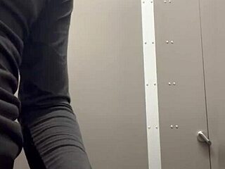 Public Bathroom Jerkoff Caught On Cam
