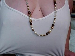 Dawnskye1962’s Curvy Body Explored From Armpits To Knees
