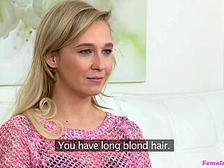 Blonde's Perfect Form Gets Adored