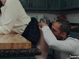 Flirty assistant’s quick kitchen fuck with boss
