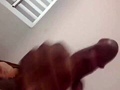 sexy safado guy gozando all over