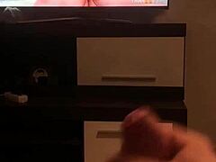 Intriguing handjob session with Victoria June