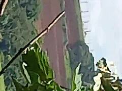 morena no mato danu sua nova bunda, showing off her fresh curves in the woods