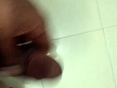 Hey, watch me masturbate with my verga