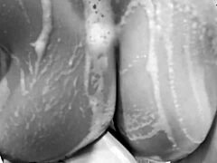 oh man, caught my girlfriend's wet tits and pussy in the bath 😏