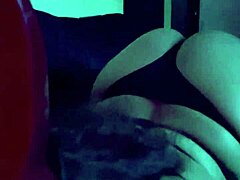 Noche de modelo sexy con masaje de culo y tetas!