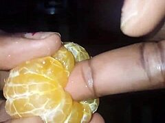 La Clémentine Jaime Au Point De Défoncer Mon Doigt Dans Sa Grosse Chatte!