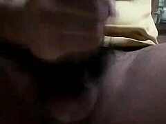 Cậu B� Nứng Thủ D�m Bắn Tinh