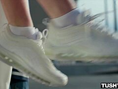 Watch Daisy Stone bouncing her ass on hard cock?