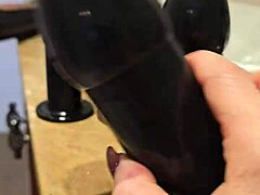 Watch this redhead slut orgasm from huge anal sextoy fucking!