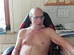 Norbertww Cums On Cam At Chaturbate With Monster Cock.
