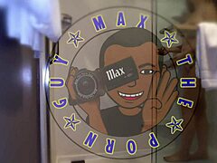 Kitty Quinn jerks and squirts in POV.