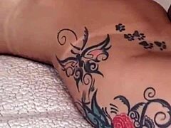 Fodendo com meu pinto de borracha minha amiga