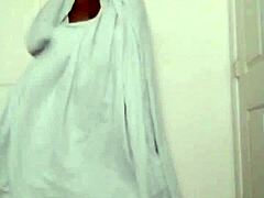 Feeling colors like the sun in a slow dance to song two