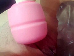 i'm masturbatin my big pussy with a fat toy and massager on my swolen clit