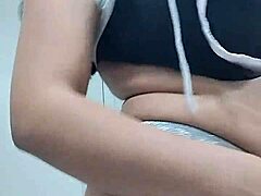 Te gustaria jugar con mis grandes pechos latina homemade solo