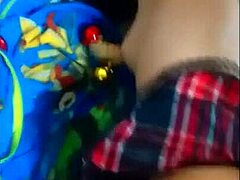 una esclava en navidad gets choked and bound while sucking