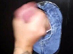 Meu Marido Me Filmando No Gloryhole Chupando Muitas Rolas