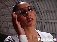 stunning latin girl deisy leon showing amazing body after hot striptease