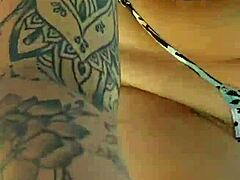 casada usando um body bem socado no rabo e o marido vê e não fala nada... oh yeah, flashing that big ass by the pool