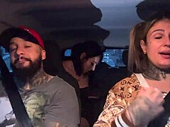 Motorista De Aplicativo Chupa Peitos Durinho E Pequenos Da Passageira Novinha De 18 Anos Até Gozar No Banco!