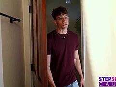 we're your free use elves, kimmy kimm and bianca bangs, ready for christmas cosplay fun!