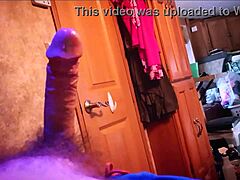 In this homemade solo clip, a guy casually demonstrates his masturbation technique step by step with clear close-up views