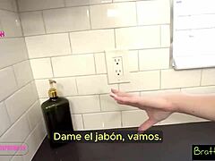 Hermanastra atascada en el lavado - subtitulado español