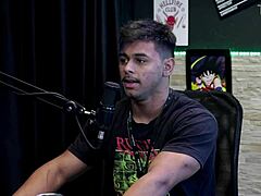 Aprendeu a gravar pornô com ângulos corretos, fudendo melhor em posições como doggystyle e missionary!