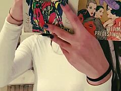 Girlfriend Forgot Wearing Bra During a Party with Friends and Natural Tits Exposed