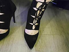 Amateur bbw wife named Sandra applies for a new job in candid style when the interview gets intense.