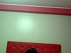 un rico casero con candyboom lista para ayudar a su compañero de estudios pero termina metiéndole la polla en poses deliciosas