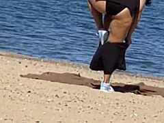 Damn that juicy cameltoe on this teasing asian beach candid 😏🏖️