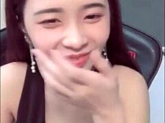 bigo cam girl flashes huge natural tits live!